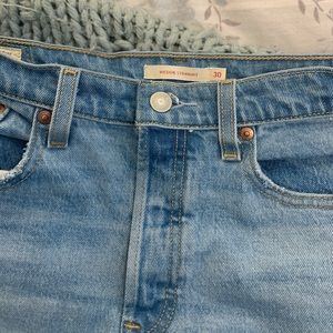 LEVIS WEDGIE STRAIGHT JEANS. COLOR “Tango Hustle”